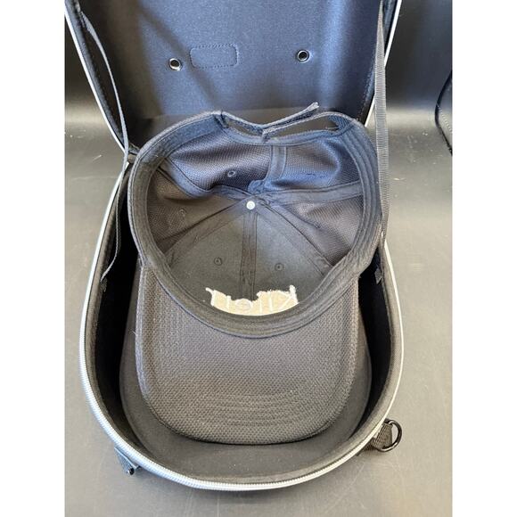 Kiierr Cap with Carrying Case - new in case - Picture 7 of 8